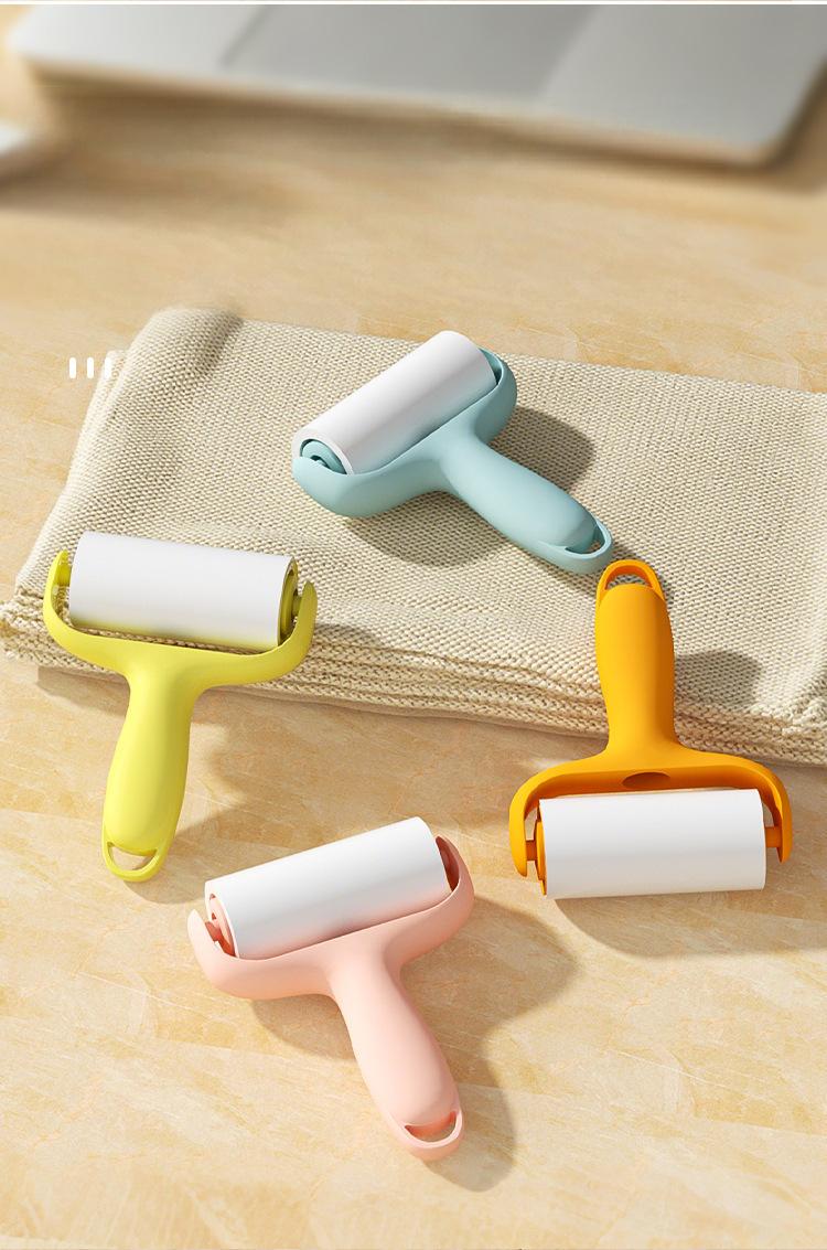 Mini Portable Lint Roller - Manual Clothes Hair Remover with 2 Replacement Rolls
