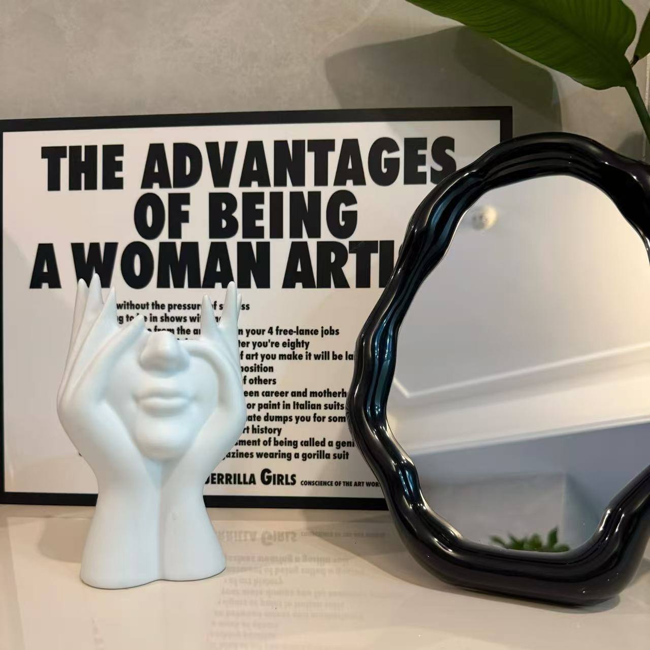 Creative Face-Shaped Plastic Vase - Minimalist Living Room Decor Ornament