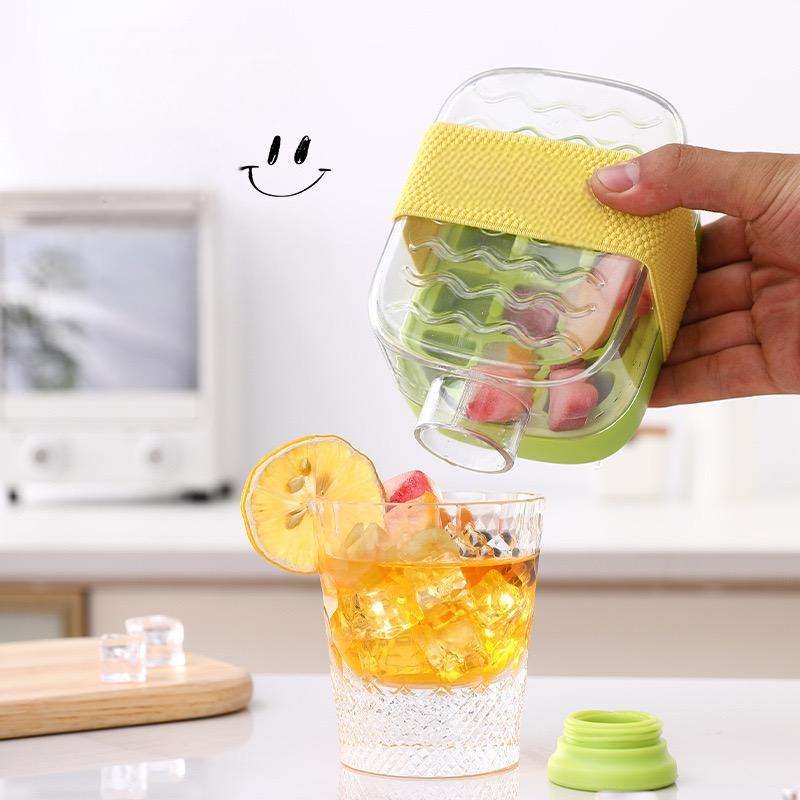 Reusable Plastic Ice Cube Tray, 500 ml - Press Mould for Freezer Storage